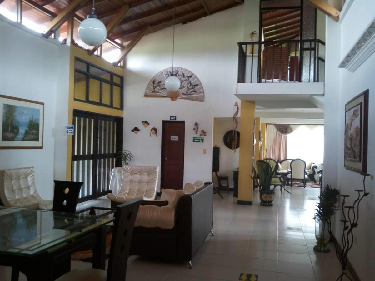 Villa Alejandra Del Quindio Calarcá Esterno foto