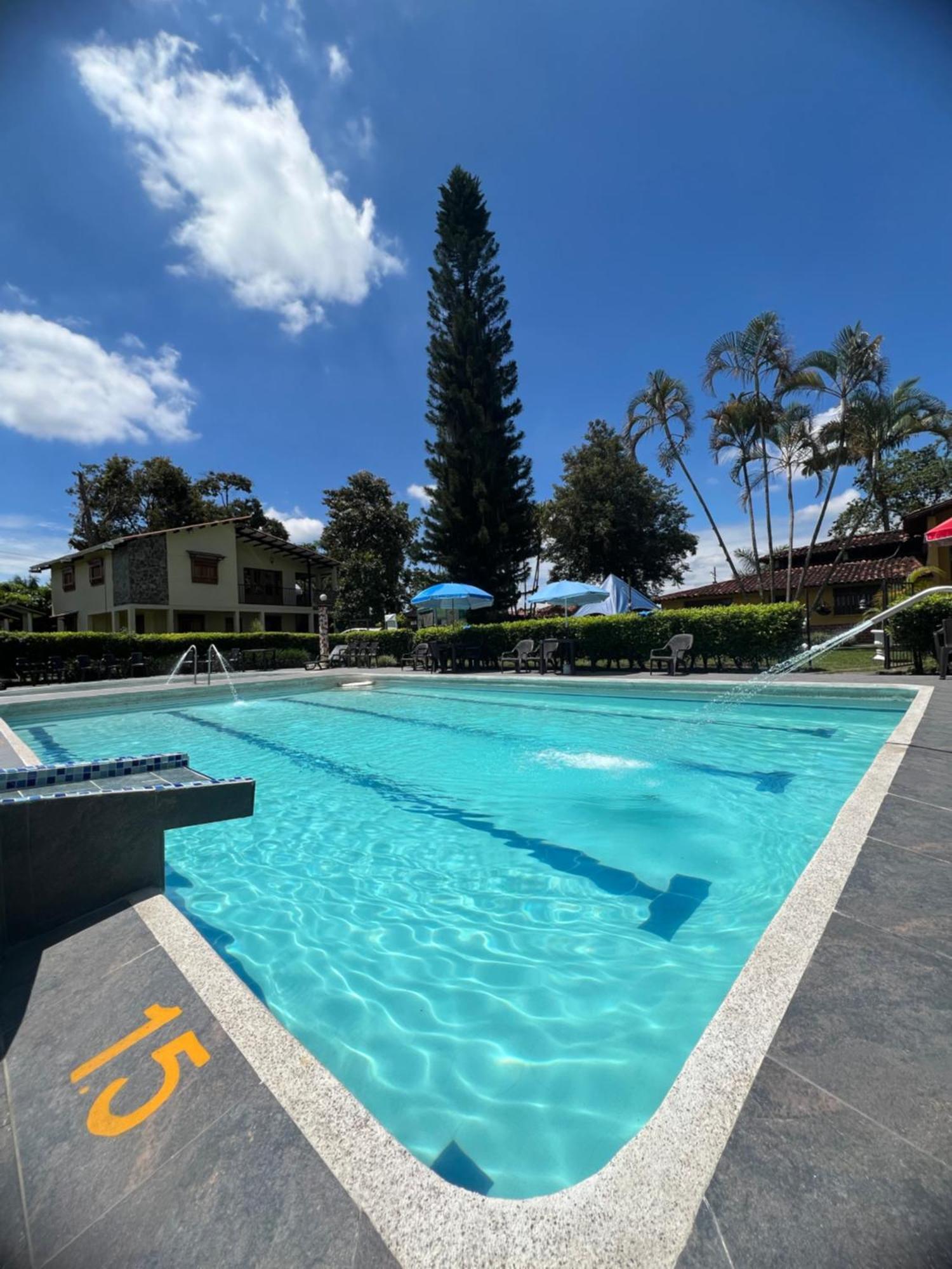 Villa Alejandra Del Quindio Calarcá Esterno foto