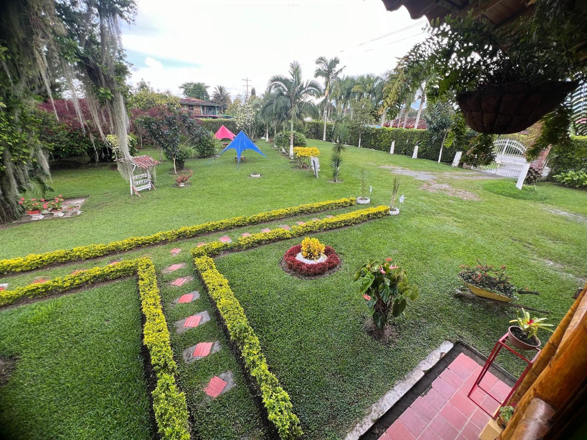 Villa Alejandra Del Quindio Calarcá Esterno foto
