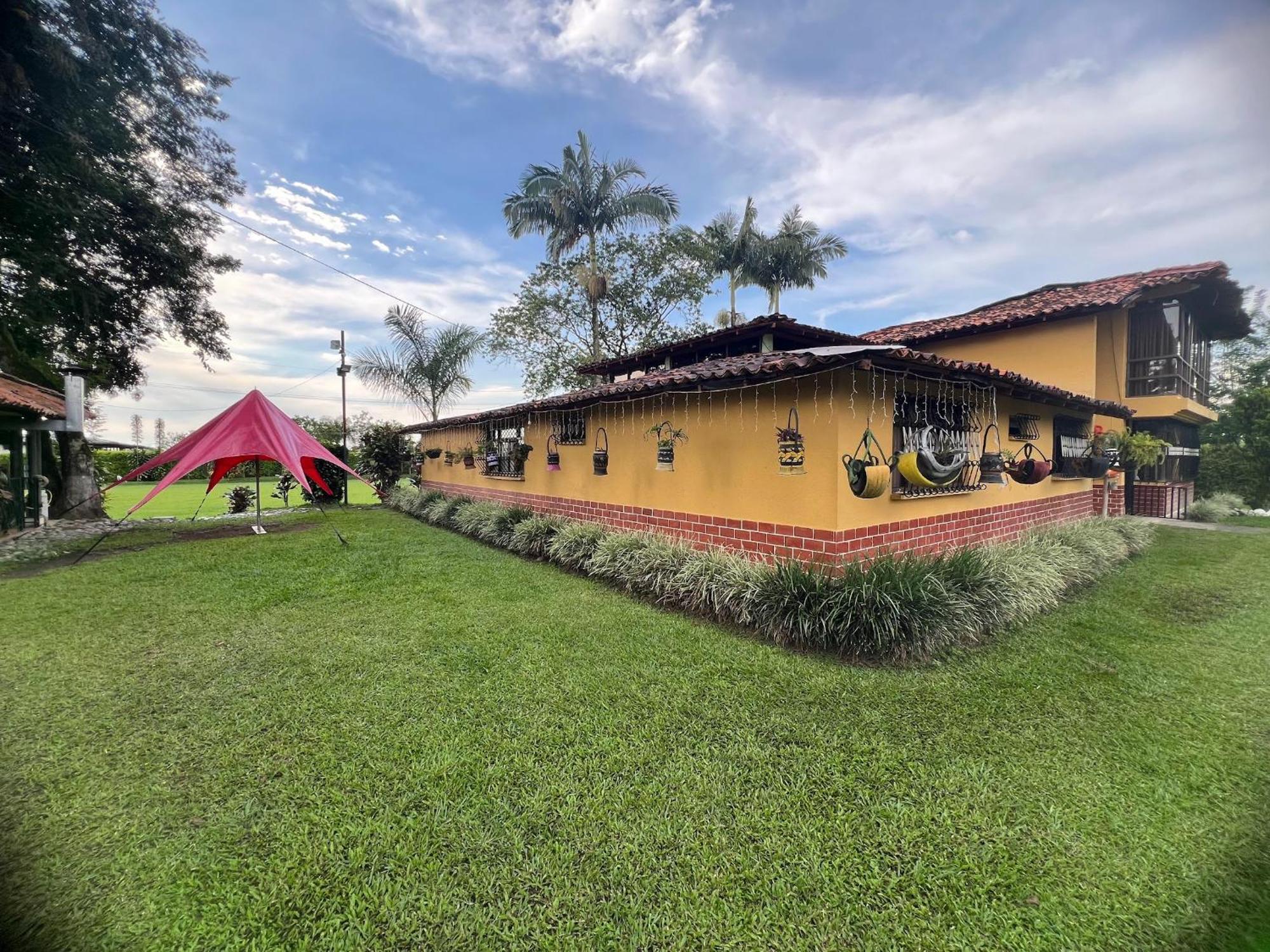 Villa Alejandra Del Quindio Calarcá Esterno foto