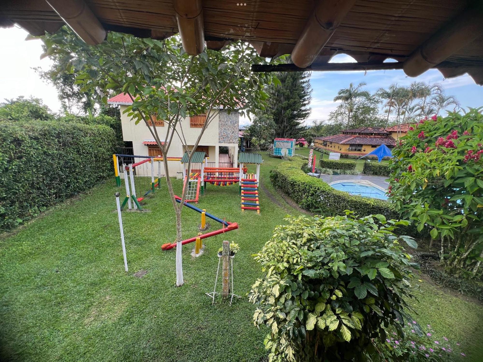 Villa Alejandra Del Quindio Calarcá Esterno foto