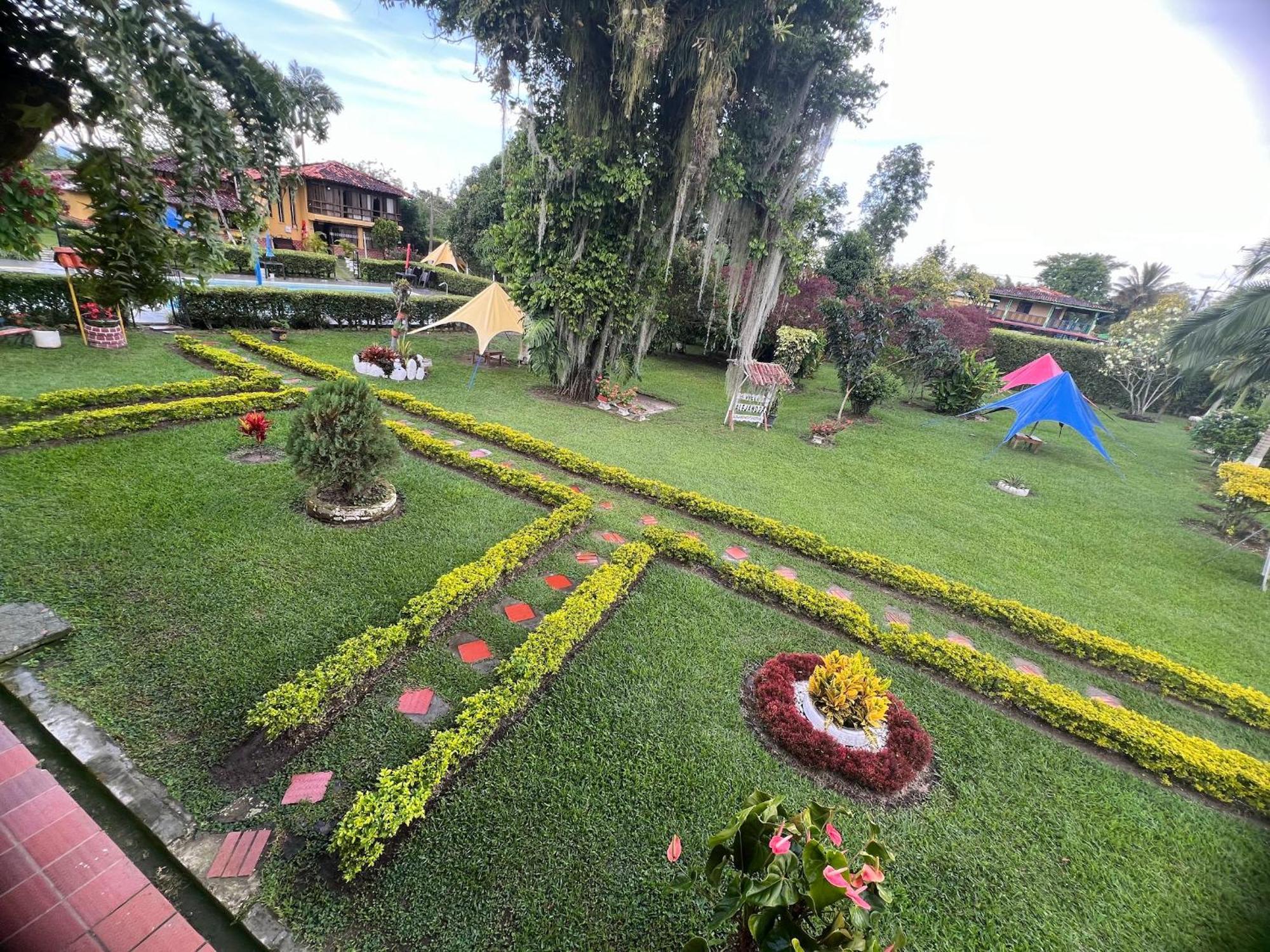 Villa Alejandra Del Quindio Calarcá Esterno foto