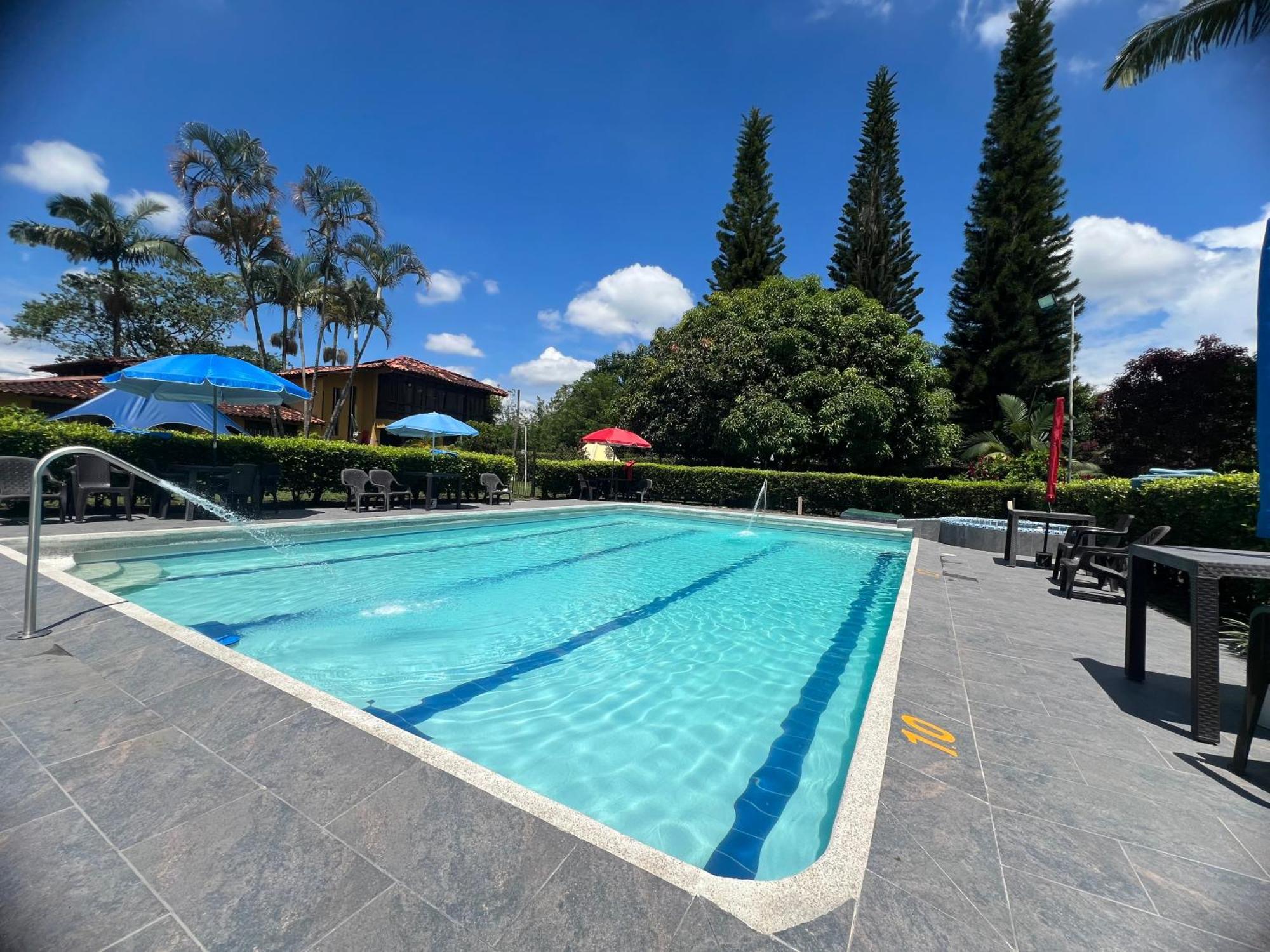 Villa Alejandra Del Quindio Calarcá Esterno foto