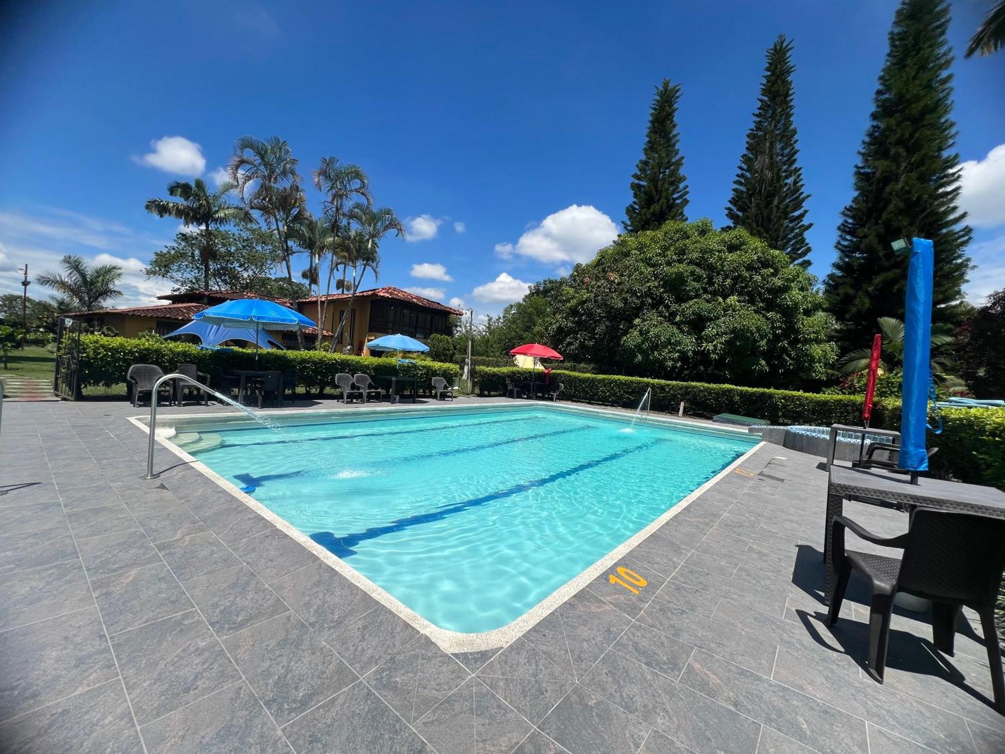 Villa Alejandra Del Quindio Calarcá Esterno foto