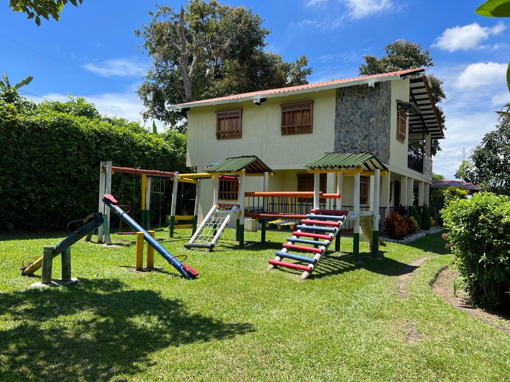 Villa Alejandra Del Quindio Calarcá Esterno foto