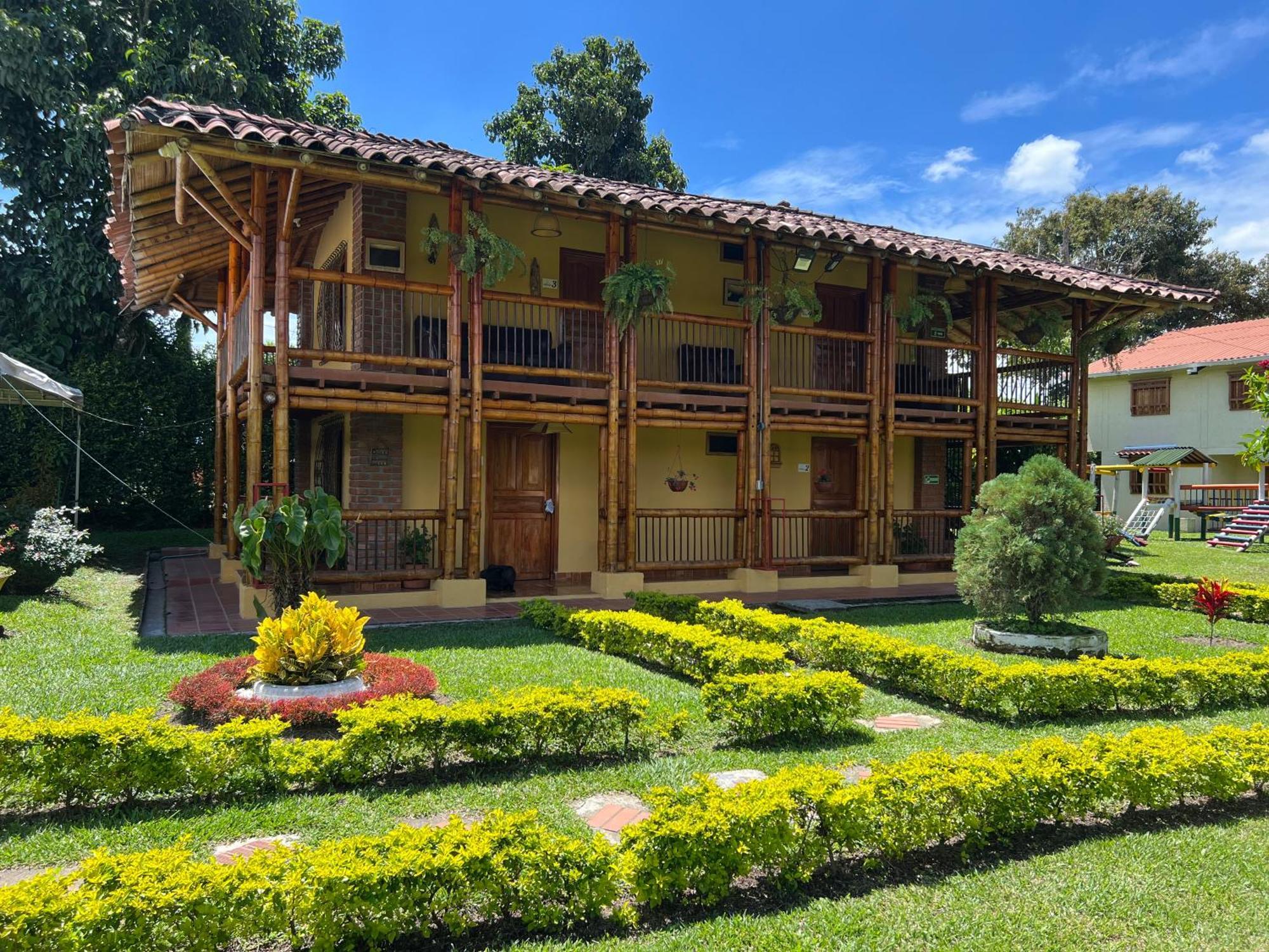 Villa Alejandra Del Quindio Calarcá Esterno foto