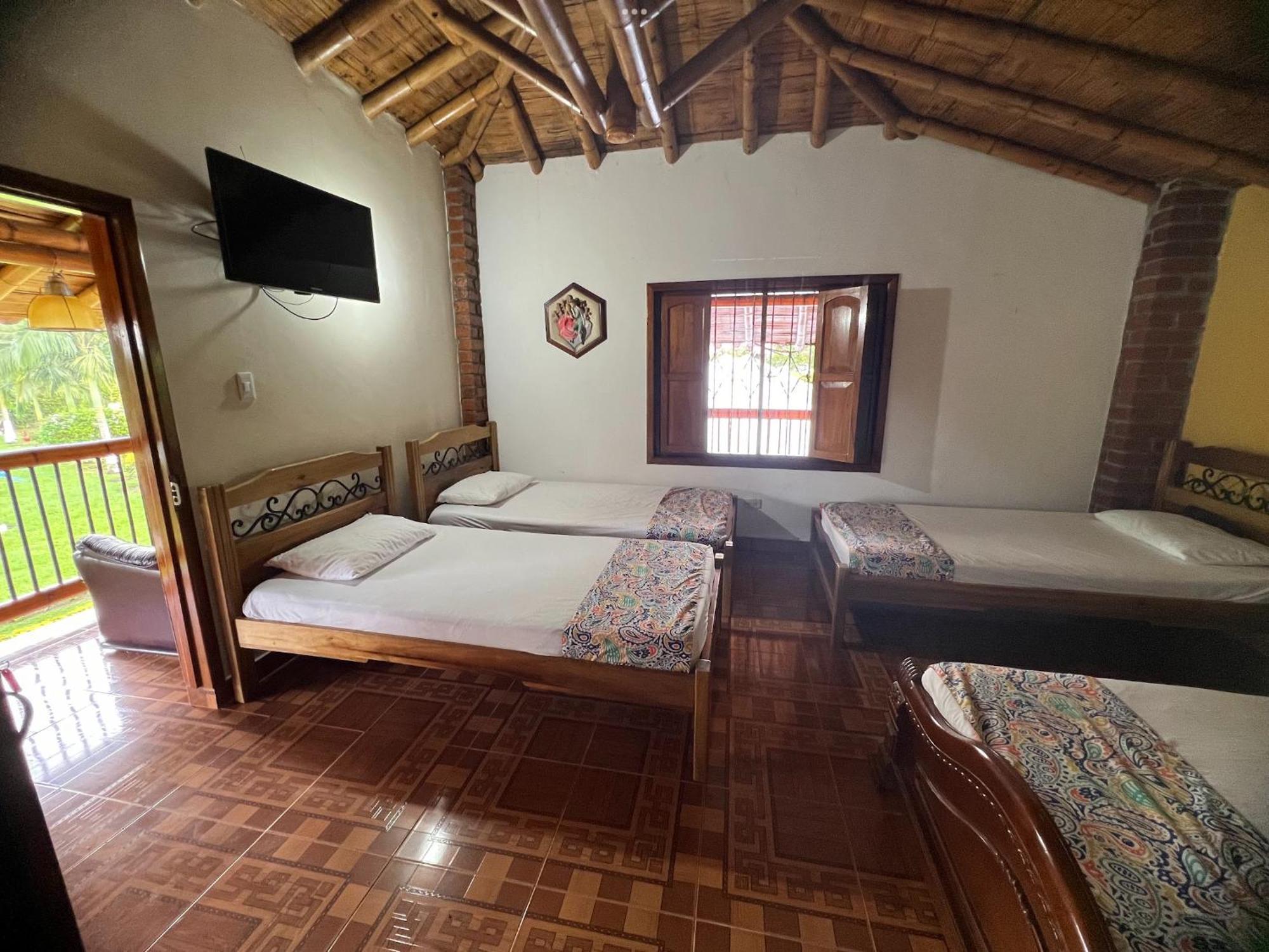 Villa Alejandra Del Quindio Calarcá Esterno foto