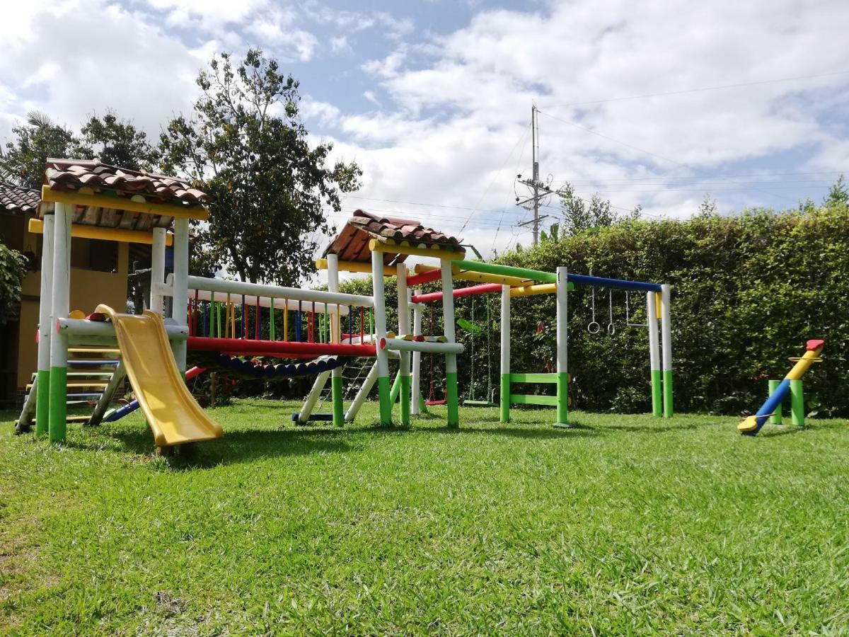 Villa Alejandra Del Quindio Calarcá Esterno foto